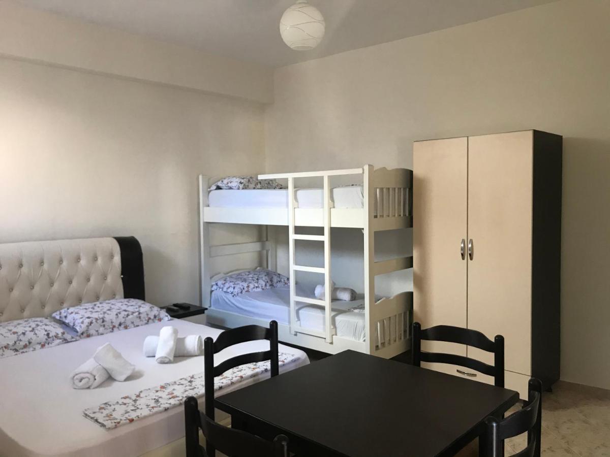 Guesthouse Flamur Ксамил Екстериор снимка