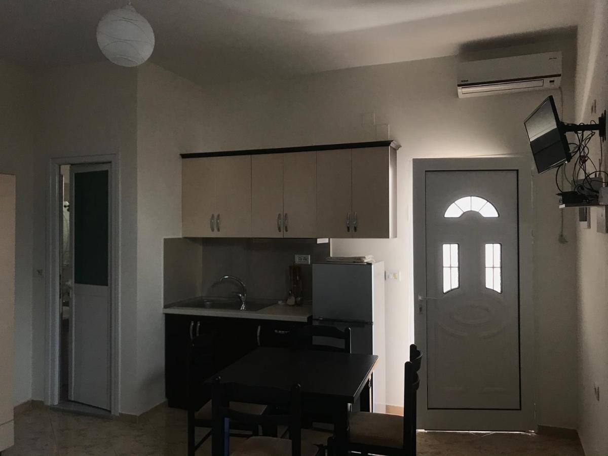 Guesthouse Flamur Ксамил Екстериор снимка