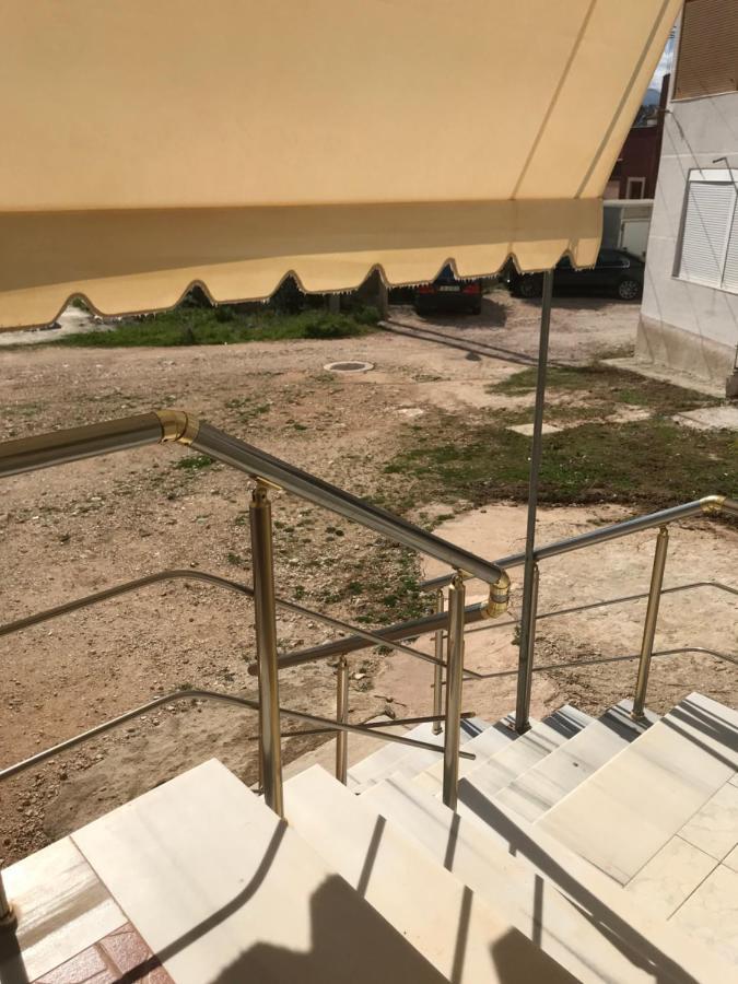 Guesthouse Flamur Ксамил Екстериор снимка